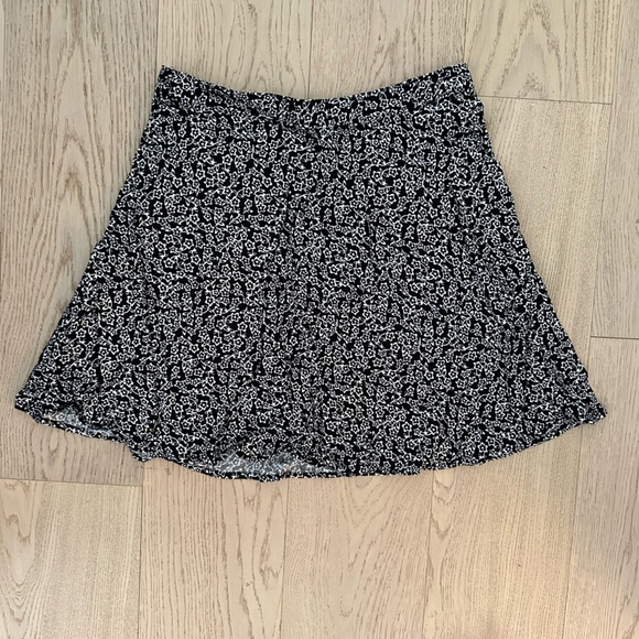 Talula Skirt from Aritzia - Picture 2 of 7